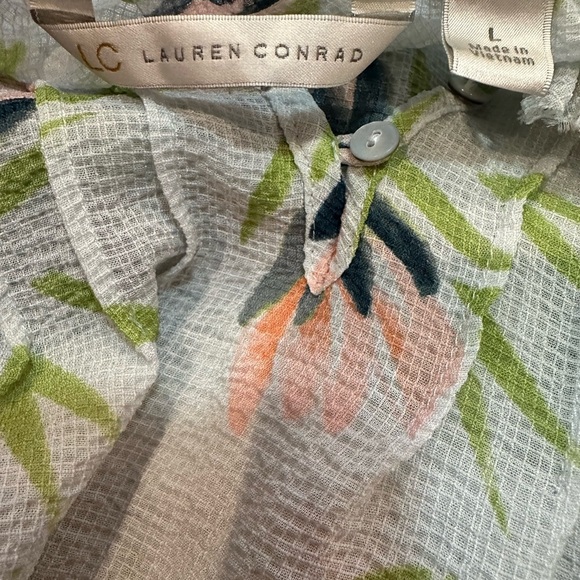 ❤️ LC Lauren Conrad Floral Blouse with Pink and Green Accents NWOT Large - Picture 3 of 6